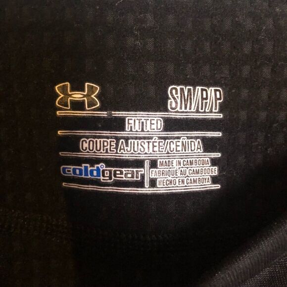 Under Armour Cool Gear Black Athletic Top, Small - Picture 2 of 4